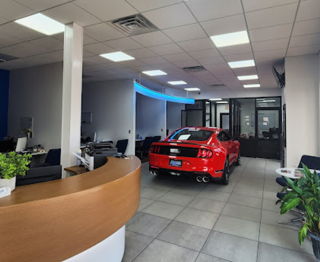 Ray Varner Ford showroom